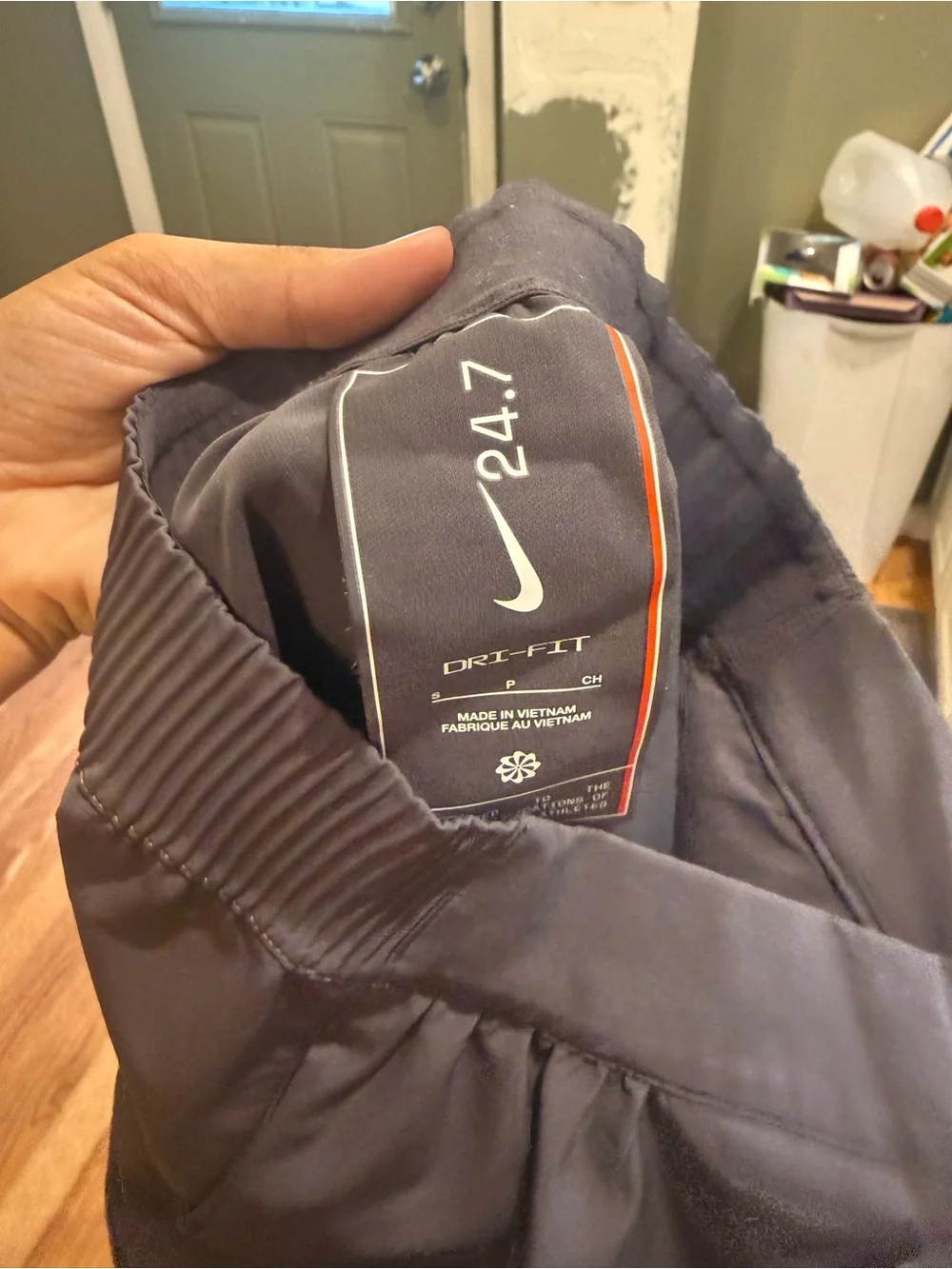 Nike High-Waist Relaxed Barrel Pants in Charcoal